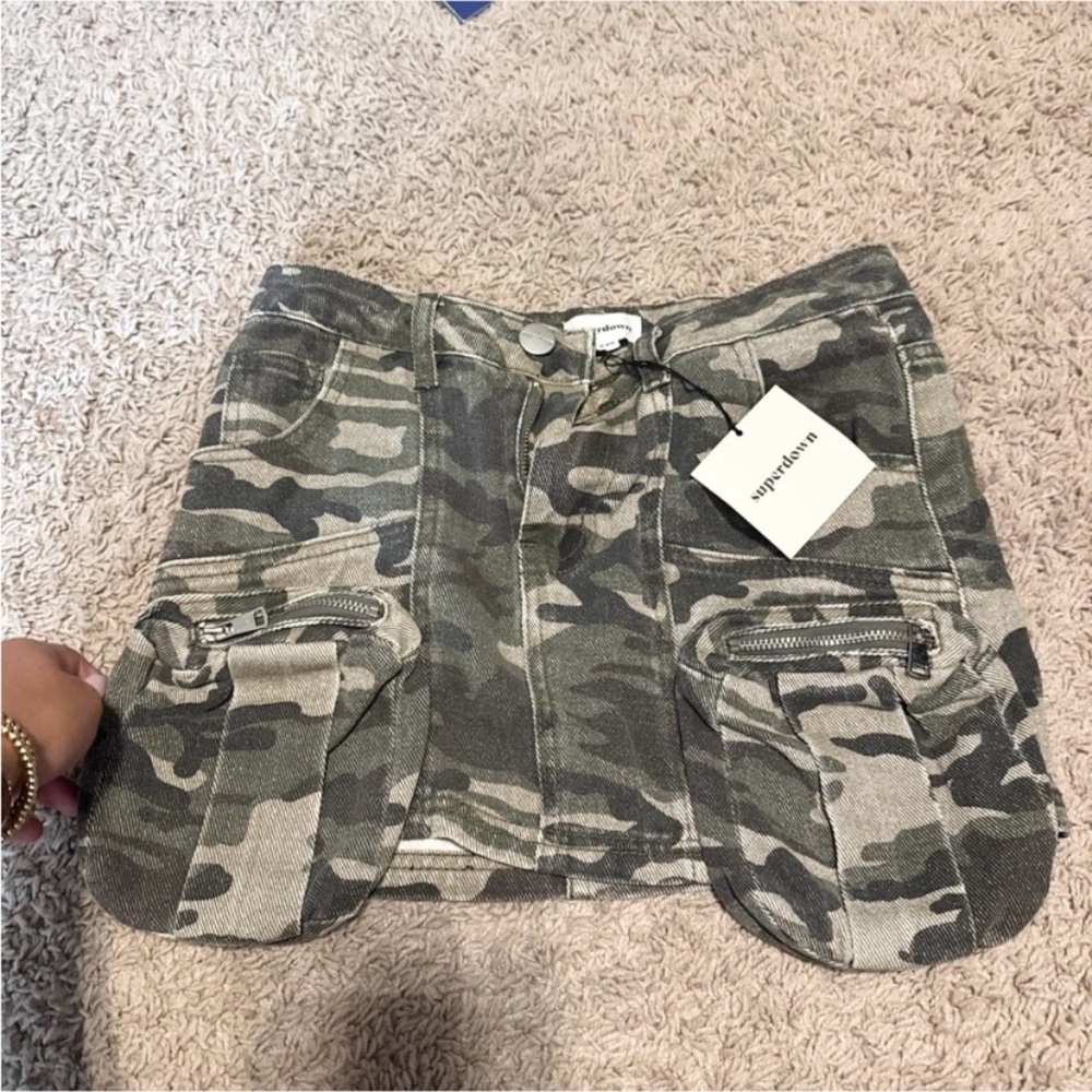 $70 NWOT superdown iskra denim mini skirt in camo, XXS - Picture 6 of 6